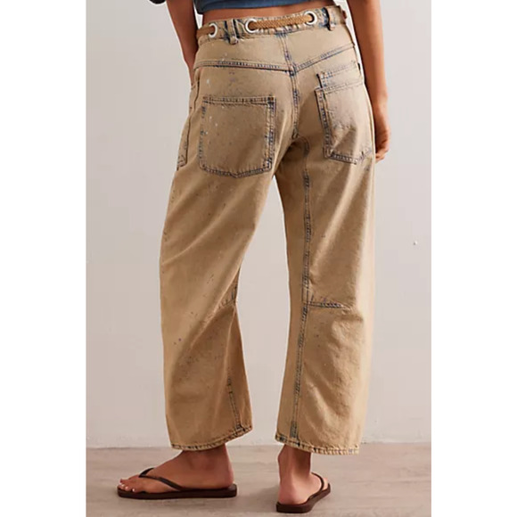 NEW FREE PEOPLE WE THE FREE LOW SLUNG MOXIE BARREL DISTRESSED JEANS IN COWBOY 29 - Picture 2 of 16